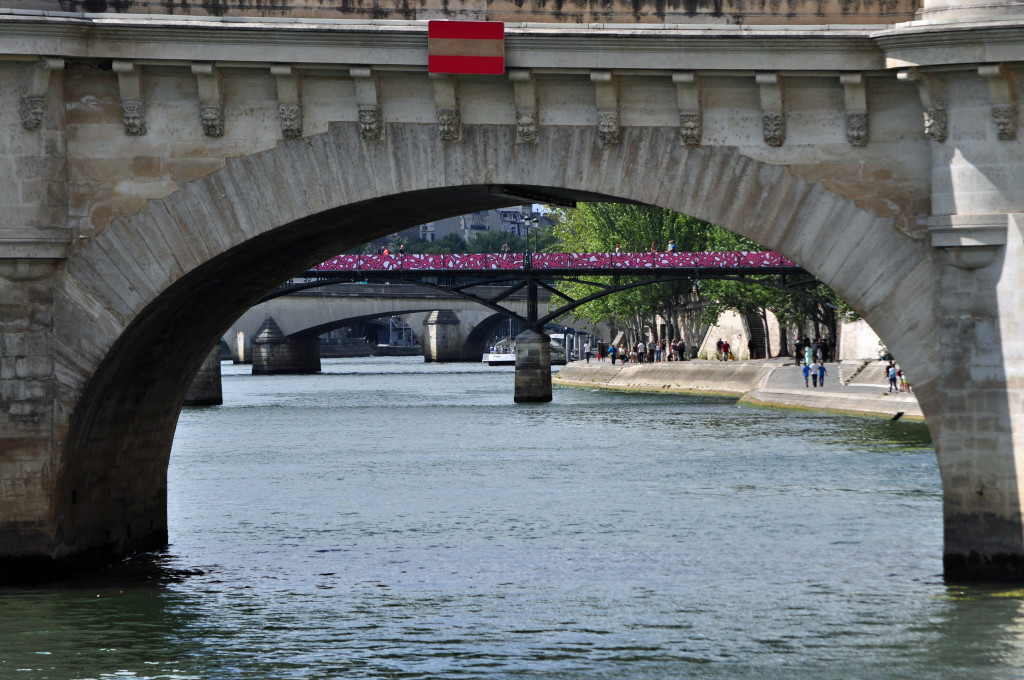 Under the bridges of Paris.... See? Several bridges!